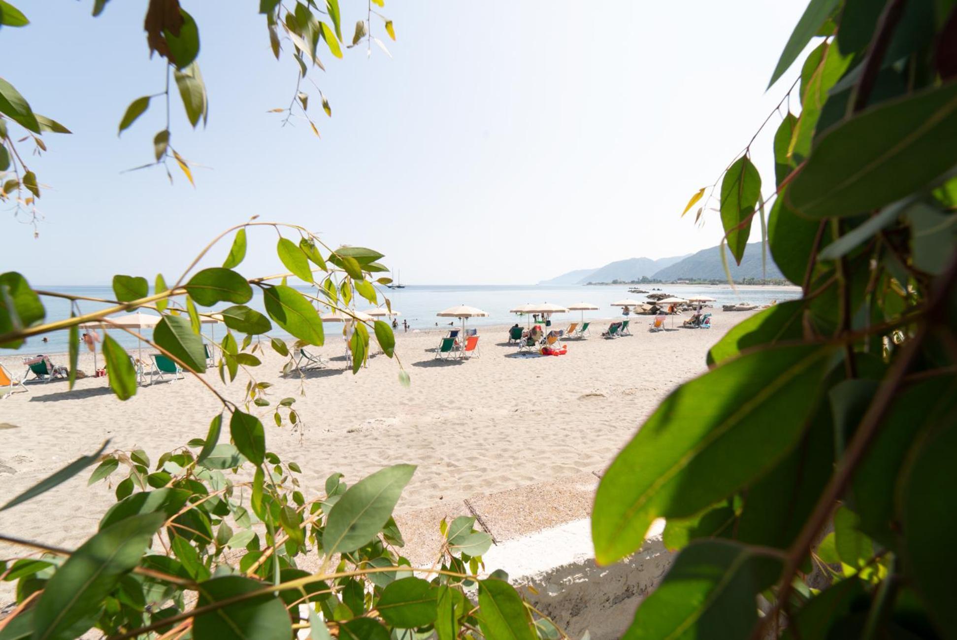 Testa Di Monaco Natural Beach Capo dʼOrlando Екстериор снимка