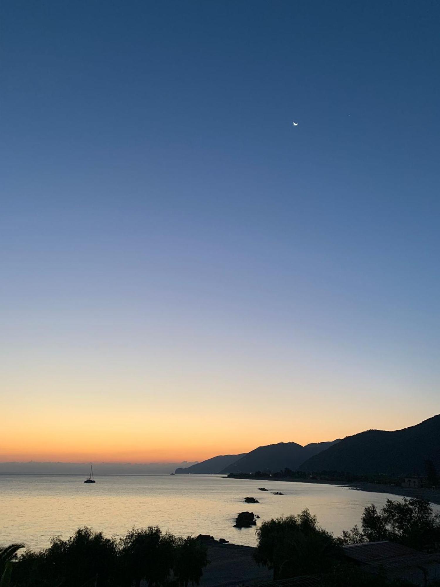 Testa Di Monaco Natural Beach Capo dʼOrlando Екстериор снимка